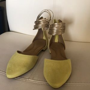 Yellow green ish sandal